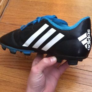 Adidas boys soccer cleats size 3.0